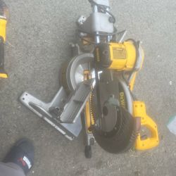 Dewalt Dual Beveled 12 Inch Miter Saw Corded 