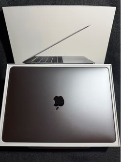 Macbook Pro 13” a1706 , ram 16gb, ssd 512gb, as-is