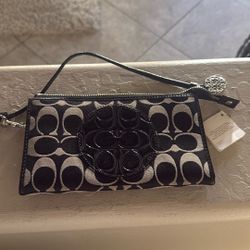 NWT Coach Large Wristlet/wallet