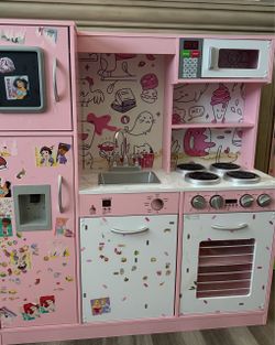 WOODEN KITCHEN