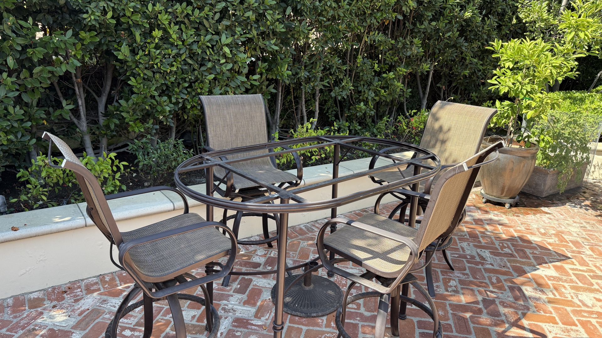 DESIGNER PATIO BAR STOOLS & TABLE