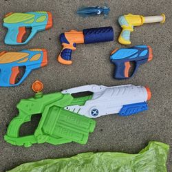 $10.00 - Summer Water Toys "Bundle Price"!  (6) Water Guns + Floaters!  