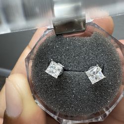 Square earrings