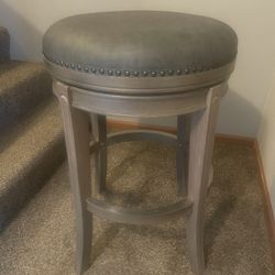 BAR STOOL