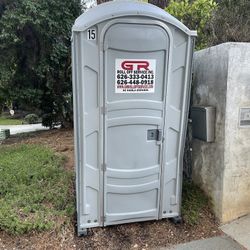 Porta Potty/ Baños Portables