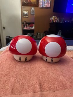 Super Nintendo World Toadstool Cafe Toad Mushroom Soup Bowl with Lid, Set of 2, Used Few scratches but Good condition
