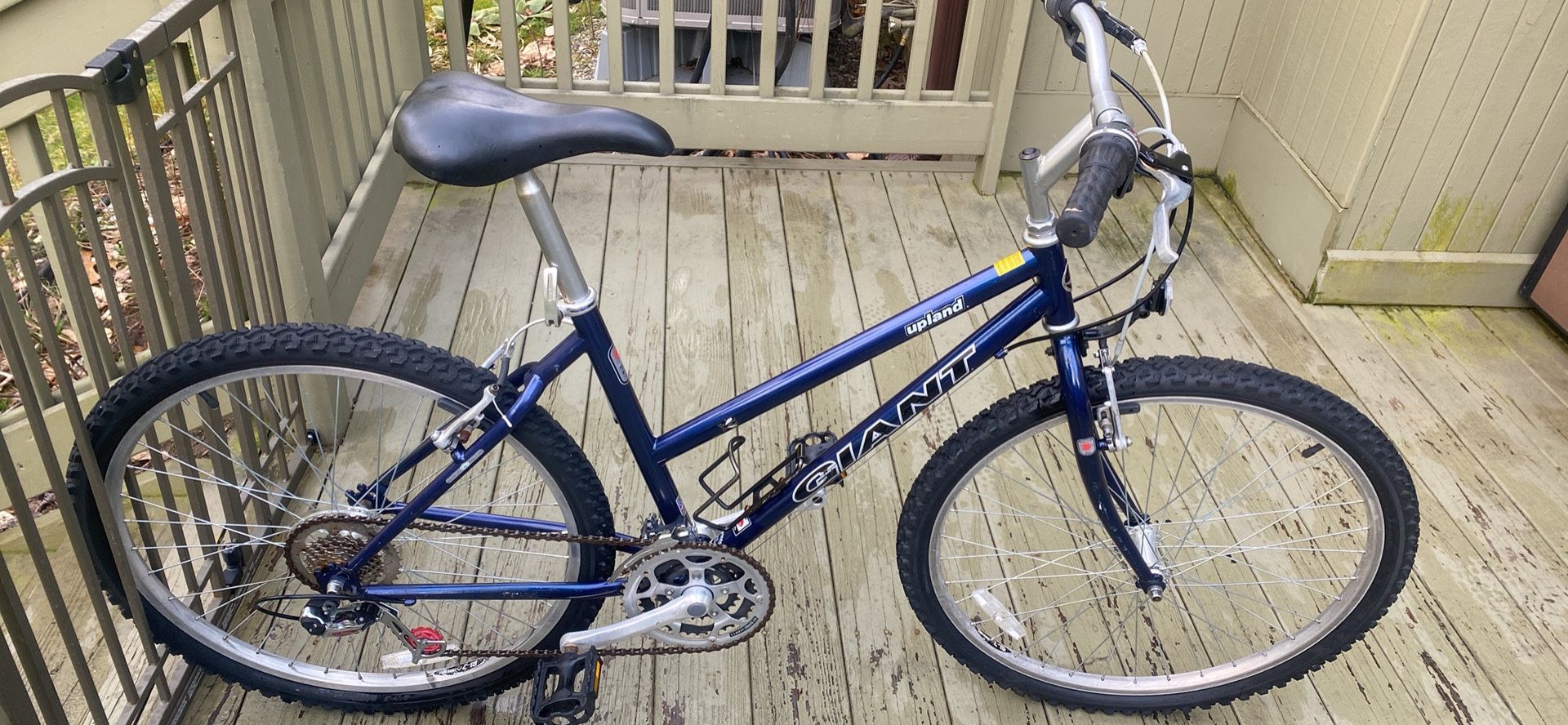 Giant Upland Frame17 .5 inches Wheels 26