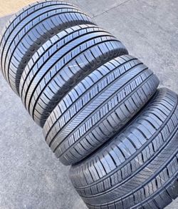 235/65/18 Michelin set de Tires con 80% de vida las 4