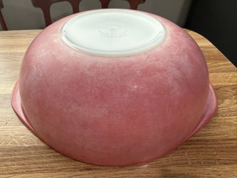 Pink Pyrex Vintage 2 qt - 9” diameter