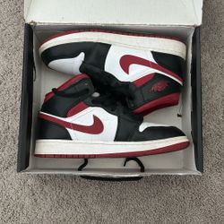 Jordan 1 Youth Shoe Size 6.5Y