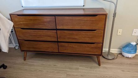 New 58’ Mcm dresser / free delivery