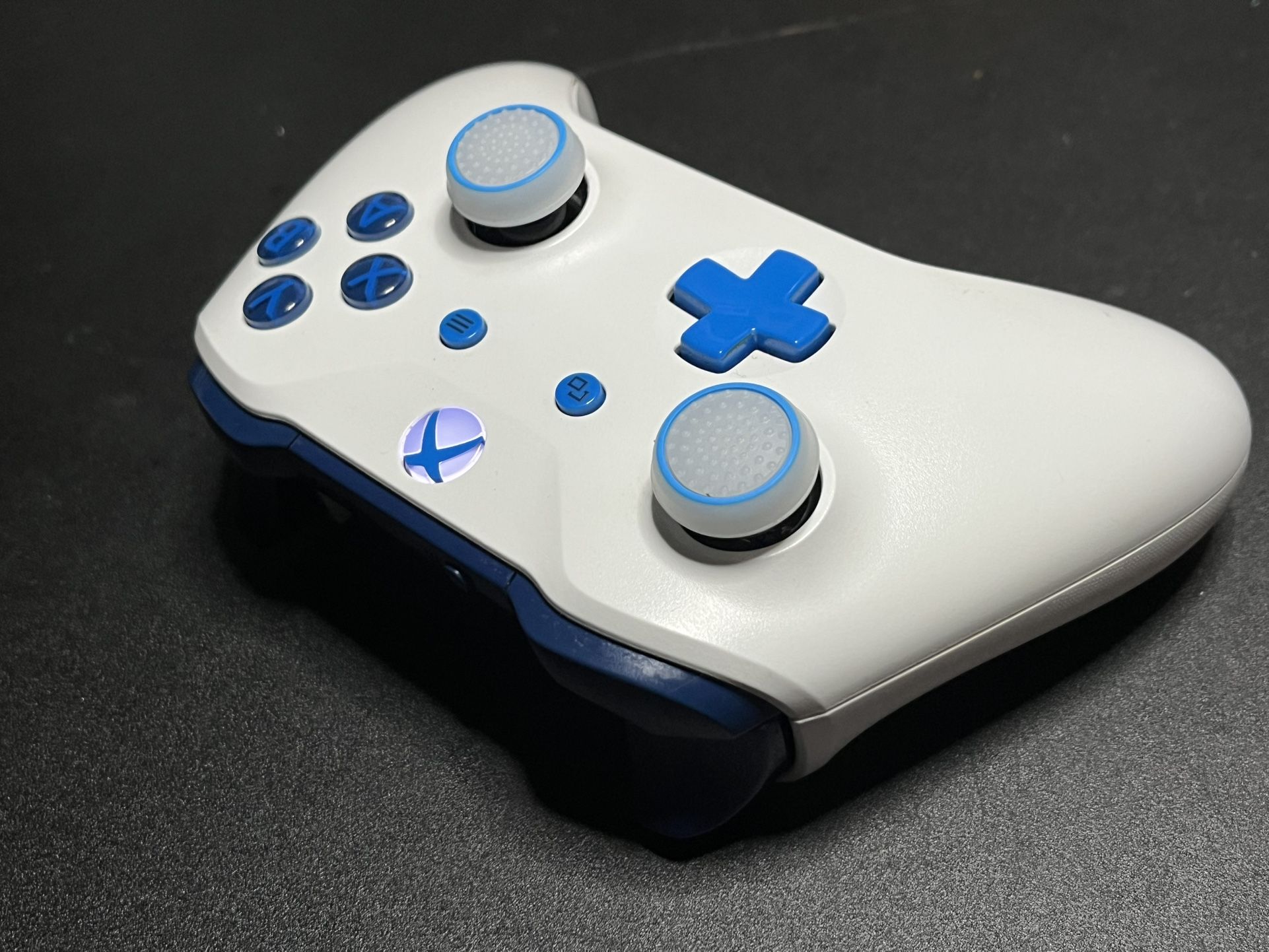 🎮 Custom White & Blue Xbox One Controller + New Cable + Thumb Sticks 🎮 🔥 Customized