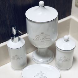 Vintage Restoration Hardware “Le Bain Paris” Bathroom Set (6 piece As Pictured)