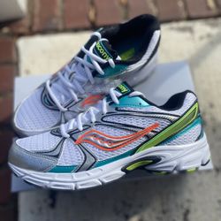 SIZE 9 WOMEN SAUCONY BRAND NEW IN BOX