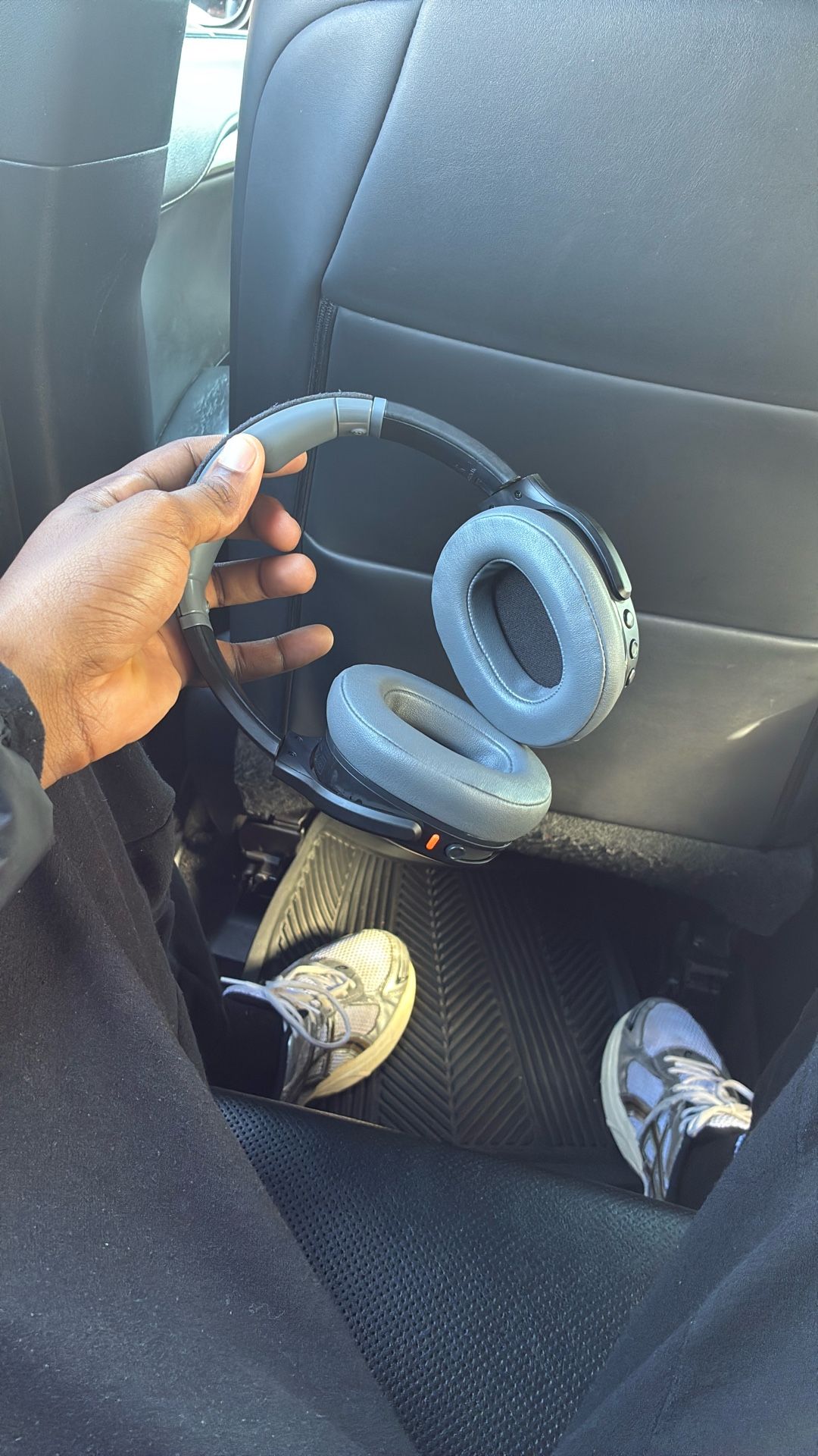 Skullcandy Crusher Evo Over-Ear Wireless Headphones and Bluetooth Devices, Asphalt