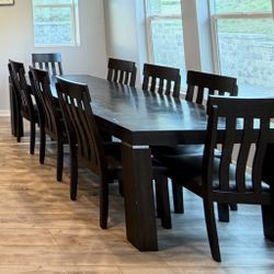Dining Table And 8 Chairs 