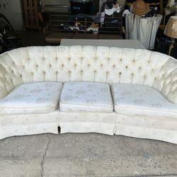 Vintage Hollywood Regency Curved Damask Sofa – Tufted Back, Rolled Arms, Pleated Skirt – Mid-Late 20th Century  Glamorous and timeless!