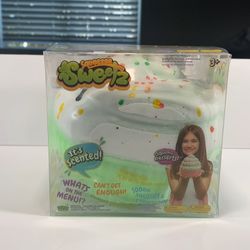 Squeezee Sweetz Scented Squishy Cupcake Squeeze Toy GreenWhite Ages 3+