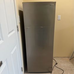Vissani MDUFC7SS, 7 cu. ft. Freezer/refrigerator, Stainless Steel, Garage Ready