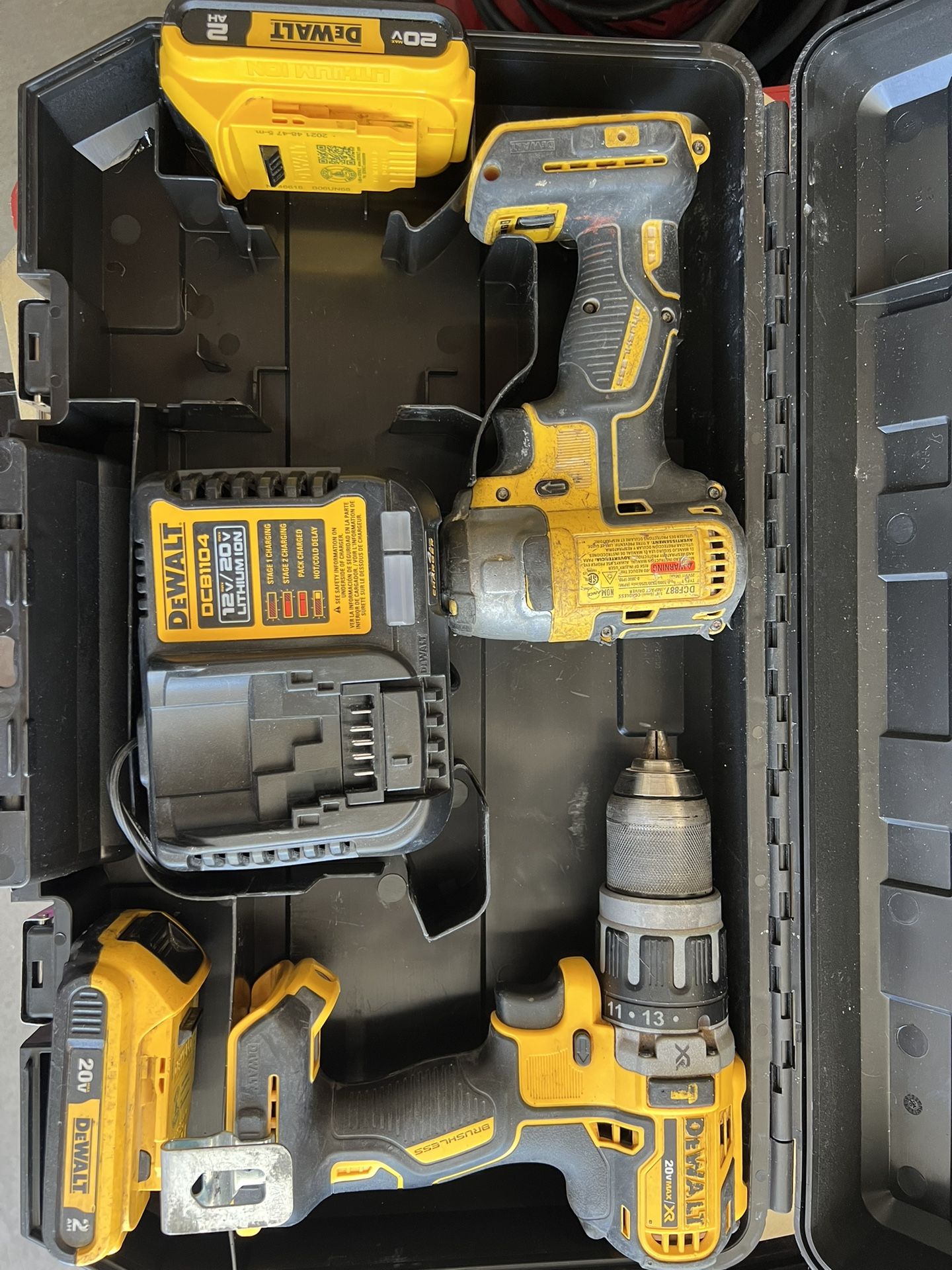 DEWALT DCD70796 Drill & DCF887 impact 20V 2 Battery Charger, Case