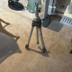 Bogen And Leitz Tripod Stand And Head
