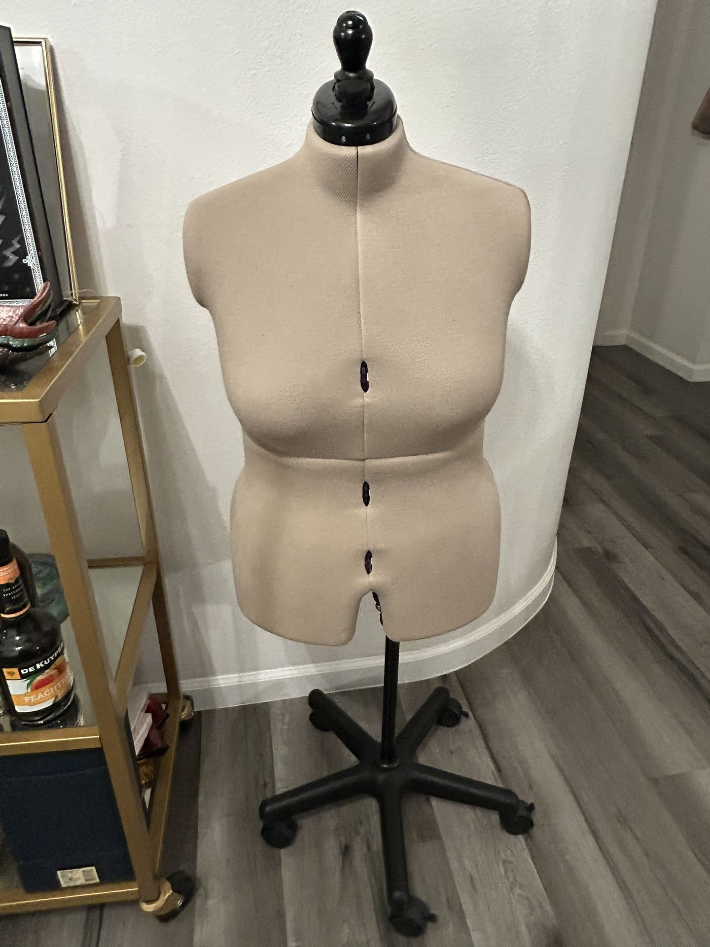 Plus Size Adjustable Dress Form On Wheels