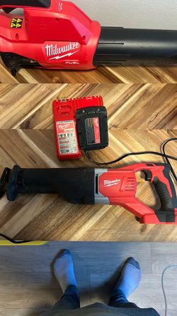 Milwaukee saws all with charger and battery