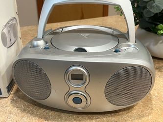 Radio Stereo+CD BOOM BOX  Brand New