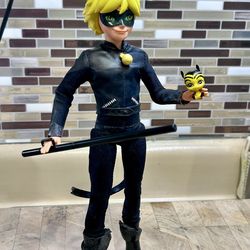 Miraculous Ladybug & Cat Noir Movie Exclusive 11" Cat Noir Action Doll w/Pollen