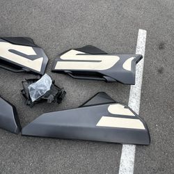 2017 - 2024 Can -AM Maverick x3  driver and passenger complete doors and hardware 