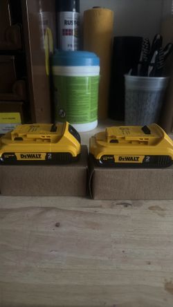 DEWALT 20V MAX Battery, Compact 2.0Ah