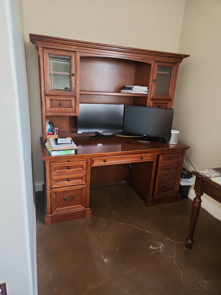 Wood Computer Desk And Hutch