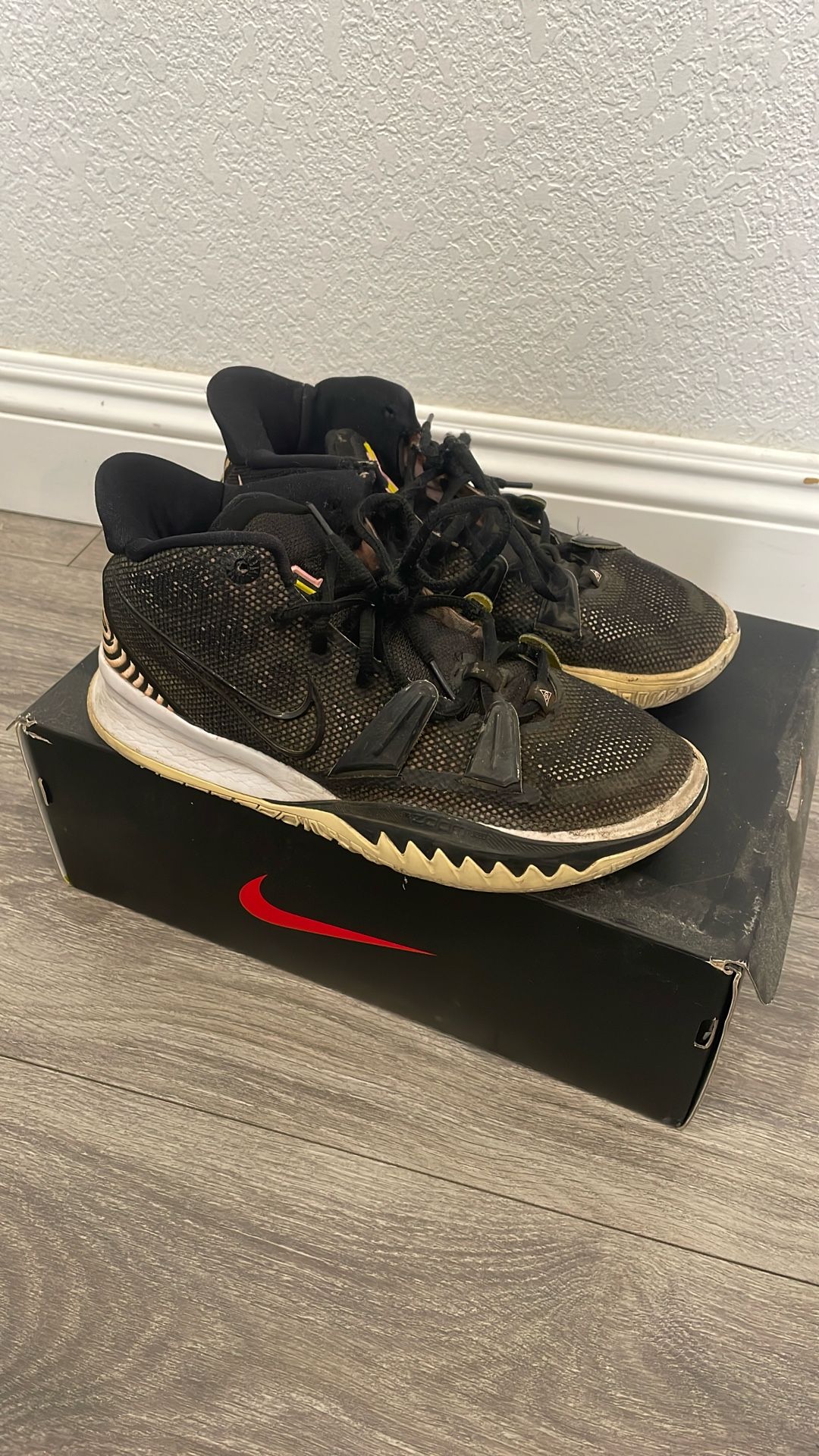 Kyrie 7-Size 7.5