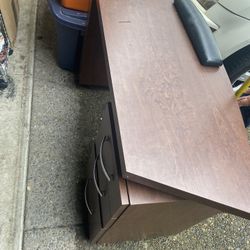 Nails Desk 