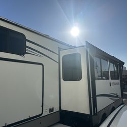 Forest River Salem Hemisphere RV