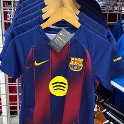 Barca jerseys⚽️🧤Uniforms And Accesories 