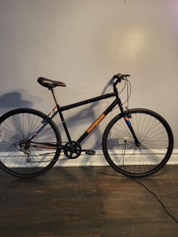 MONGOOSE BLACK MOUNTAIN BIKE SIZE MEDIUM