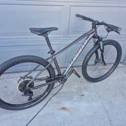 Specialized Bike Pitch M  Tire 27.5. Mountain Bike