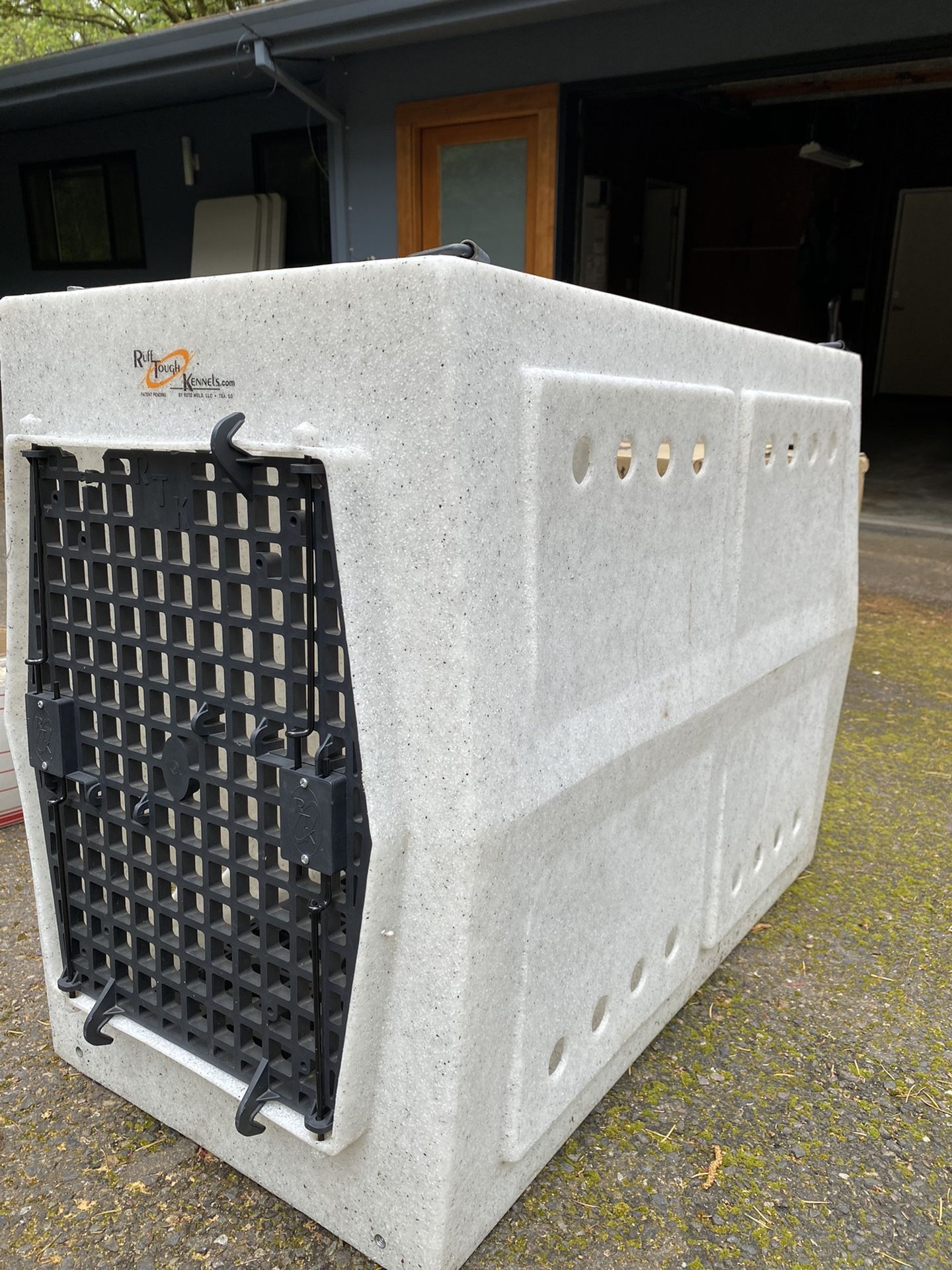 Sturdy RuffLand Kennel for Sale in Lake Oswego, OR OfferUp