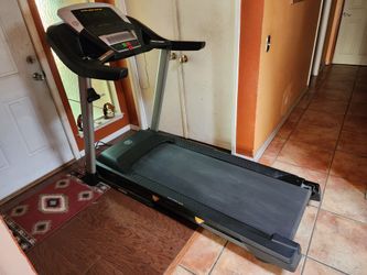 Golds Gym Treadmill (AIRSTRIDE PLUS)