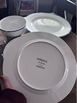 Dishes set