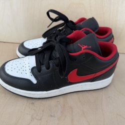Nike Air Jordan 1 Low Size 4Y