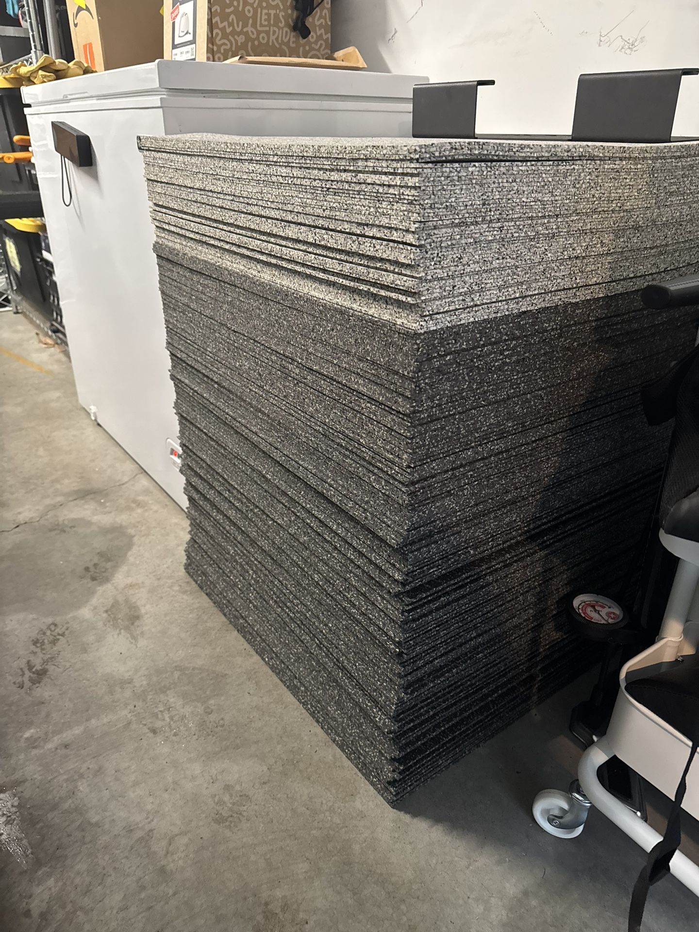 2’x2’ rubber gym flooring 