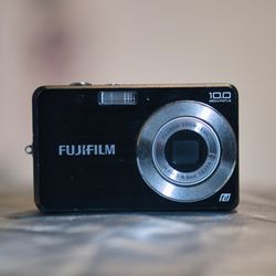 Fujifilm FinePix J20 10MP Compact Digital Camera + Battery & Charger