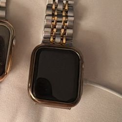 Apple Watch Series 4 With Accessories/Bands