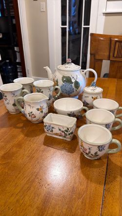 Floral Ceramic Tea Set with Teapot and Cups