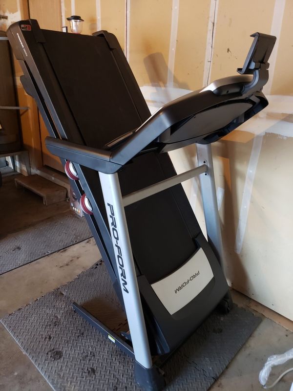 Proform treadmill with 15 incline & iPad holder for Sale in Burlington