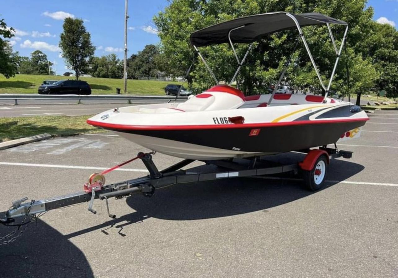 Boat Bayliner