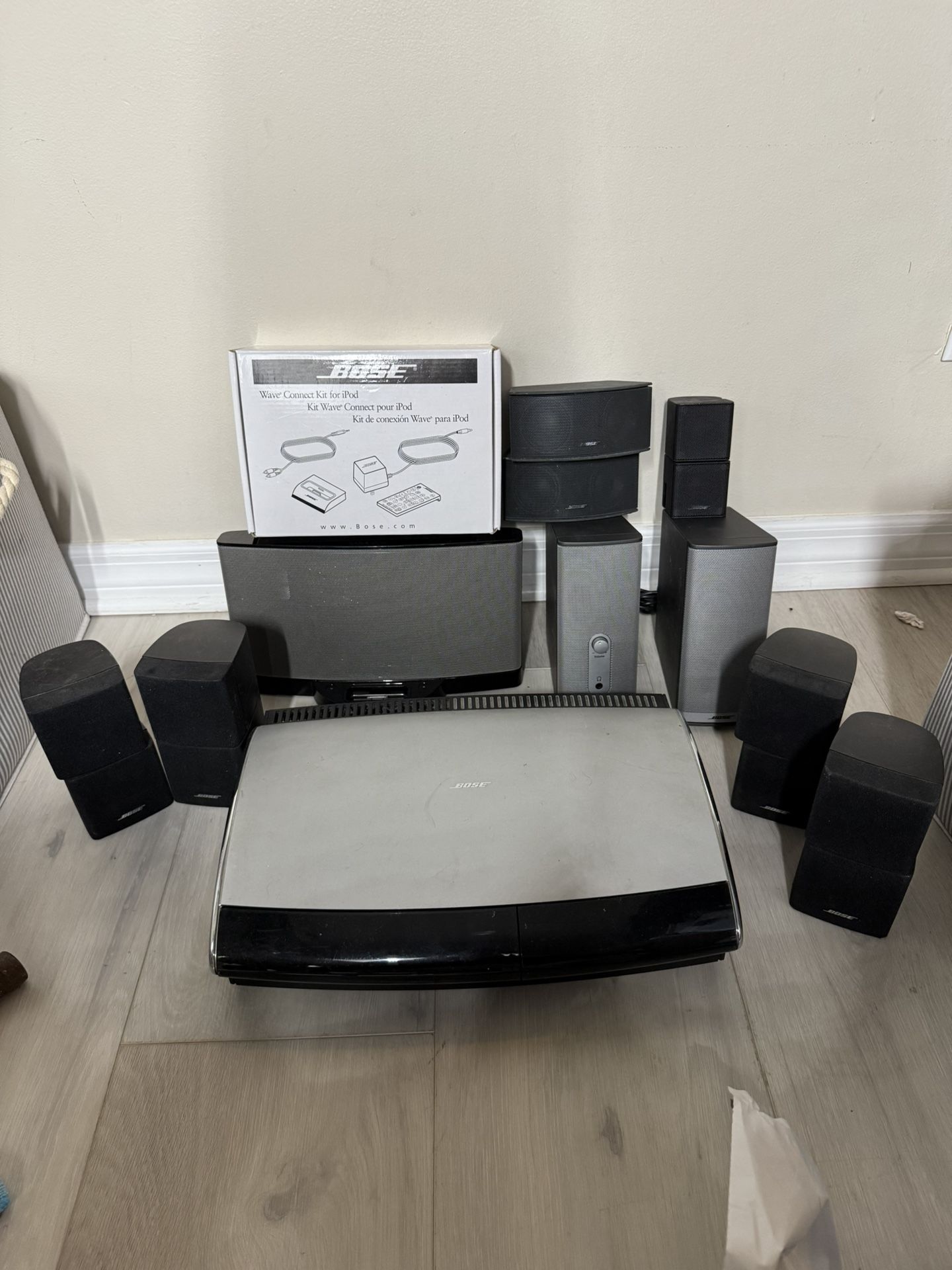 🔊 Bose Media Player, Dock, Working Speakers + Random Bose Accessories (Lot