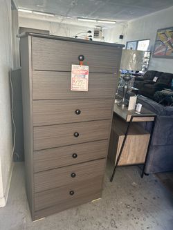 7 Drawers dresser available in different colors